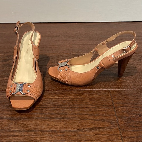 Anne Klein Women’s Brown Peep Toe Heels Size 8.5 - Picture 1 of 7